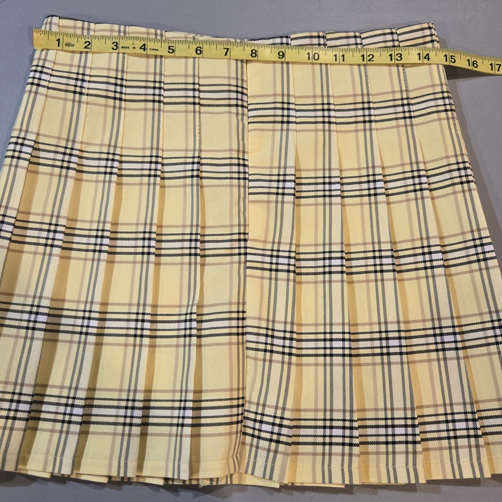 No Boundaries Yellow and Black Plaid Skirt 3c8